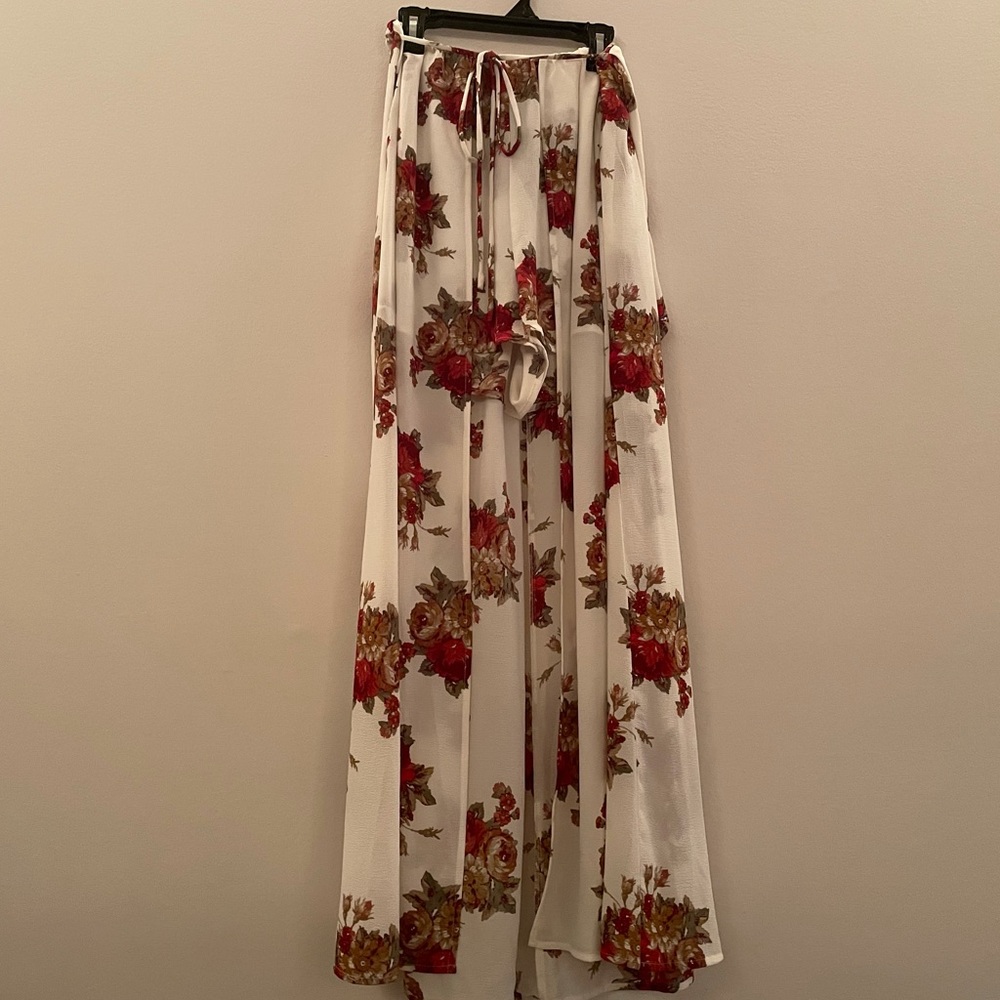 Floral High-Low Romper - Picture 2 of 3